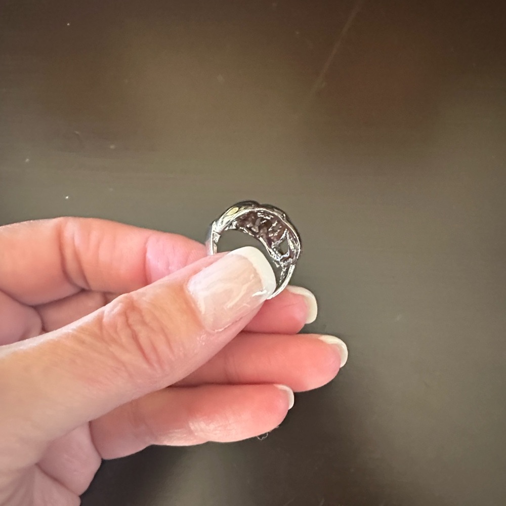 Elegant Silver Women's Ring - Picture 3 of 3